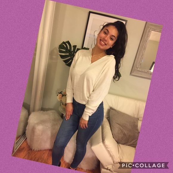 Sweaters - SALE! EUC White Cashmere Half Zip Sweater M/L